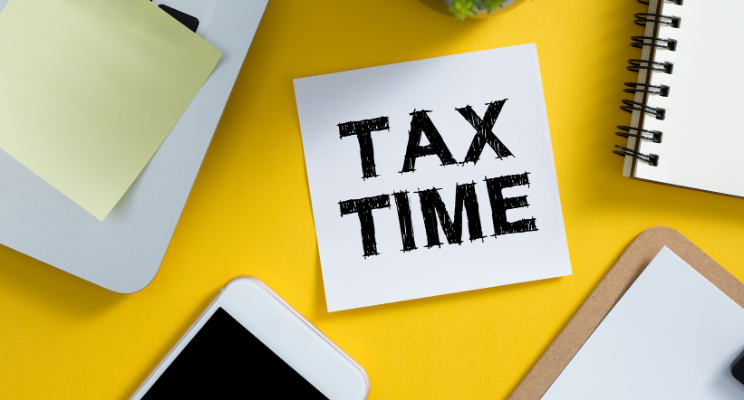 sticky note Tax Time